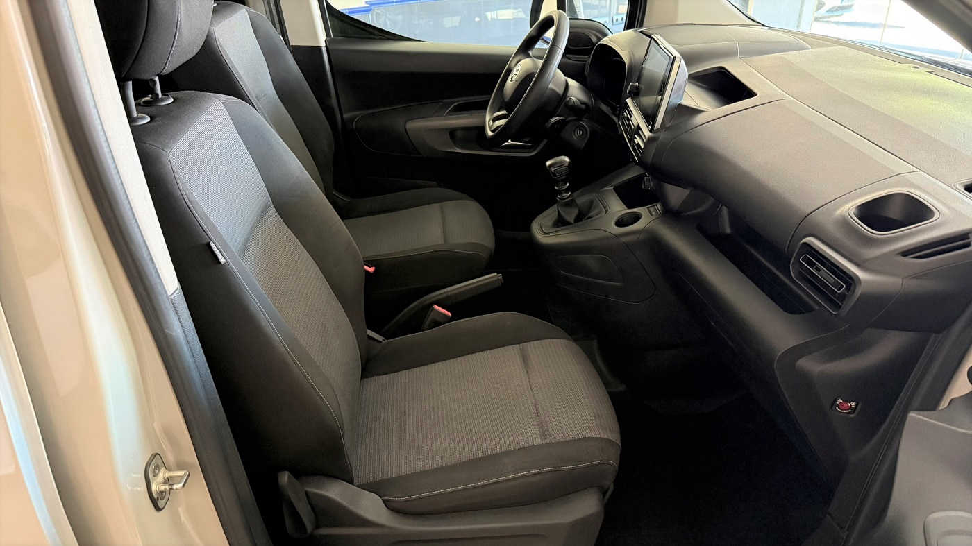 Toyota Proace City 1.5D Combi L1 VX130CV - Imagen 8