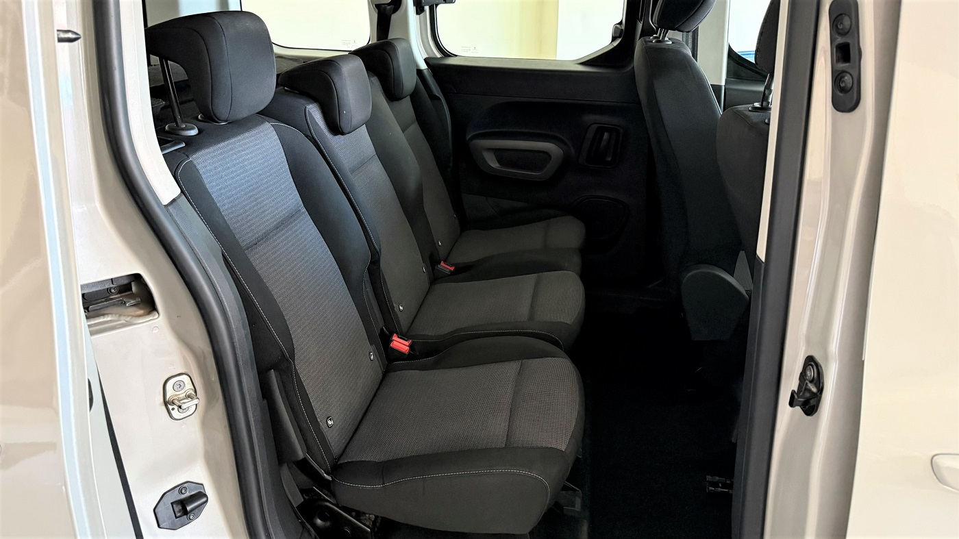 Toyota Proace City 1.5D Combi L1 VX130CV - Imagen 9