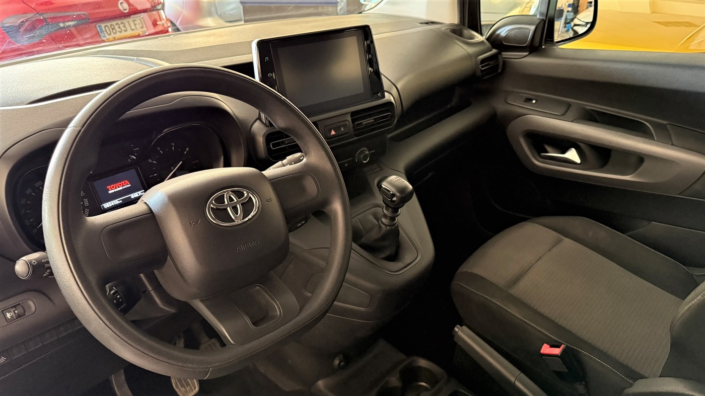 Toyota Proace City 1.5D Combi L1 VX130CV - Imagen 3